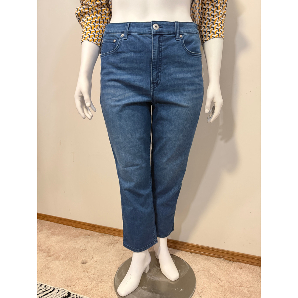 Style & Co. Size 16 Vintage Classic Mom Cropped Jeans NWT - Picture 2 of 4